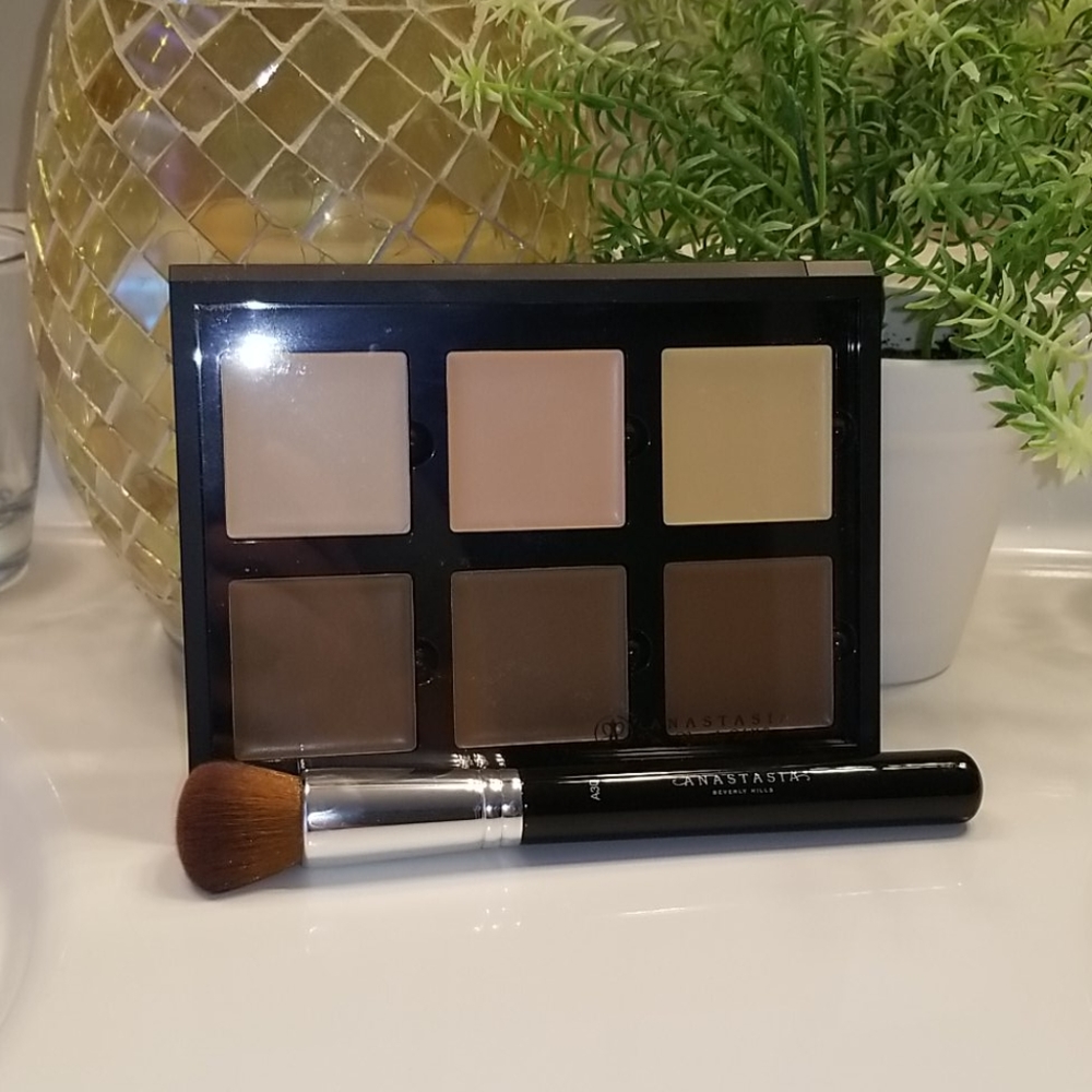 Anastasia Beverly Hills Contour Cream Kit w/ Brush